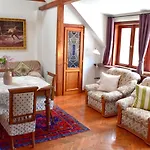 Old Town Konviktska - Bohemian Apartman