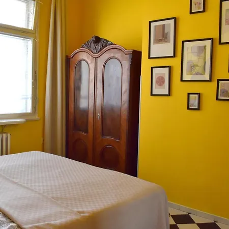 Old Town Konviktska - Bohemian *