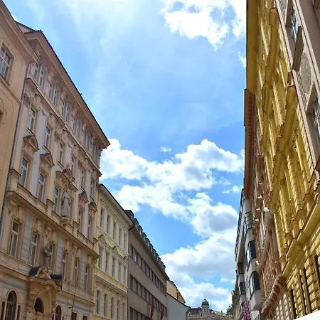 Old Town Konviktská - Bohemian *