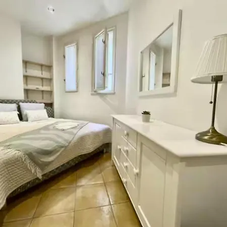 Old Town Konviktska - Bohemian Апартаменты Прага