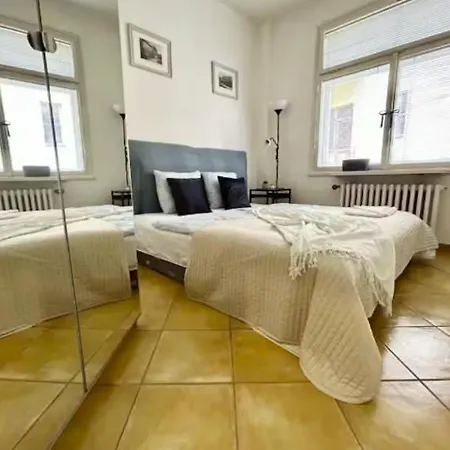 Old Town Konviktska - Bohemian *