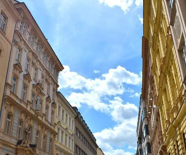 Old Town Konviktská - Bohemian *